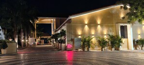 บริเวณภายนอก