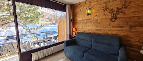 Apartment | Living area