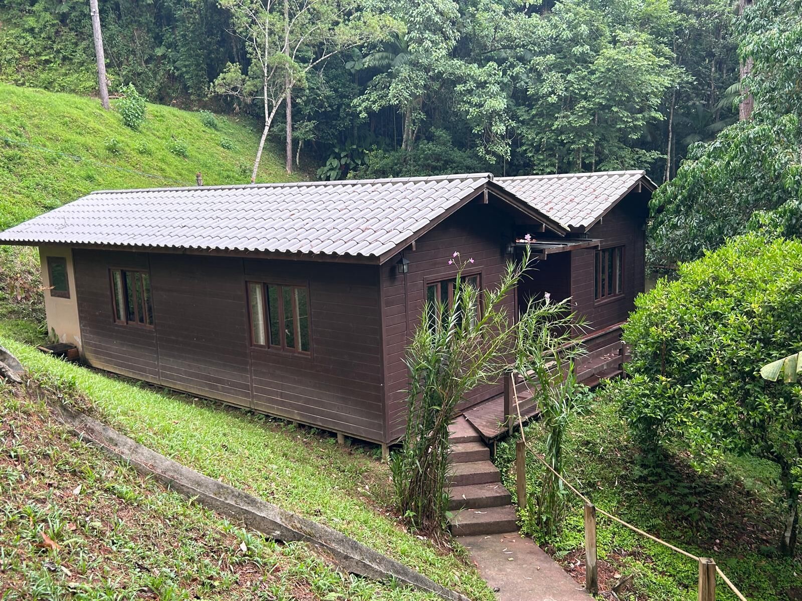 Classic-mökki, näköala laguunille | Ulkopuoli