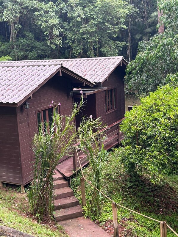 Cabaña clásica, vista a la laguna | Exterior