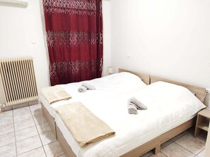 Iron/ironing board, WiFi, bed sheets