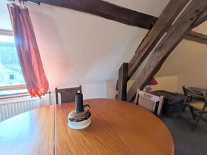 Dining - Countryside home near Châteauroux, family-friendly (Arthon)