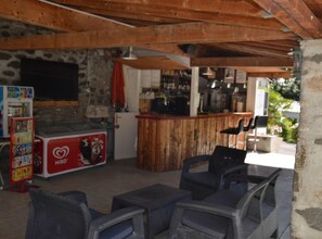 Bar (on property) - Spacious mobile home for 8 with terrace (Lavilledieu)