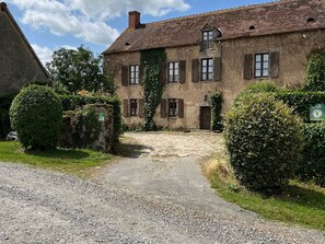 Exterior - Large House with Indoor Heated Pool (Montchevrier)