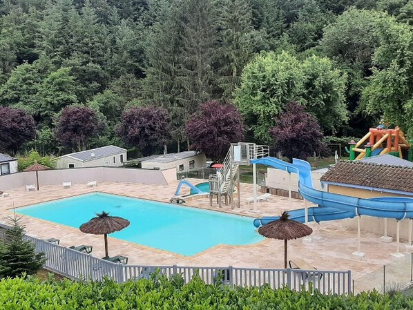 Pool - Comfort Mobile Home for 6 in Chazelles-sur-Lyon (Chazelles-sur-Lyon)
