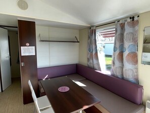 Dining - Cosy mobile home with terrace for 4 (Arvert)