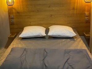 2 bedrooms, free WiFi - Comfort Mobile Home with Terrace - 4 Pax (Arvert)