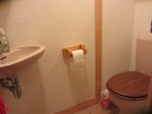 Bathroom - Cozy 3-room apartment with terrace, pets allowed (Les Contamines-Montjoie)