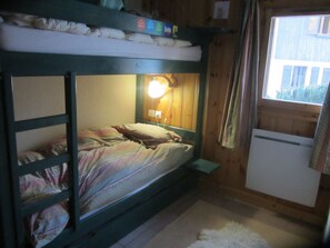 2 bedrooms