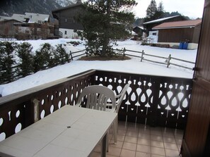 Outdoor dining - Cozy 3-room apartment with terrace, pets allowed (Les Contamines-Montjoie)