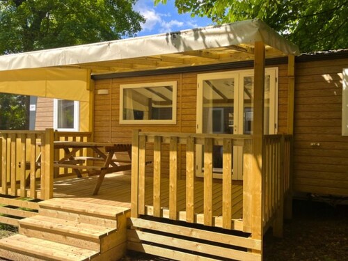 Mobil home confortable avec terrasse pour 6 pers.
