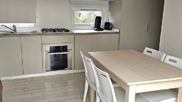 Fridge, microwave, coffee/tea maker