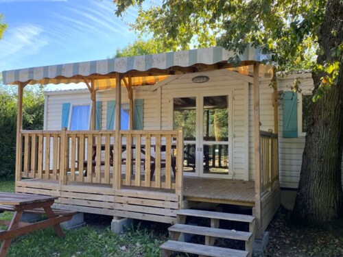 Mobile home for 6 with terrace