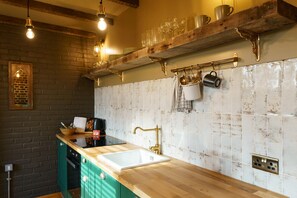 Apartament (One-Bedroom Apartment)