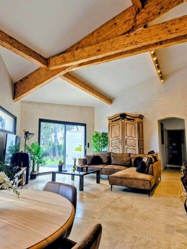 Air-conditioned villa not overlooked pool pool house private garden