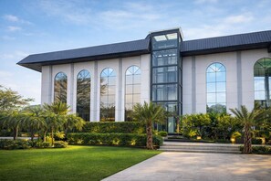 Exterior - The Heaven Wood farms - A Luxury Resort with Pool & Premium Room  (Saharanpur)