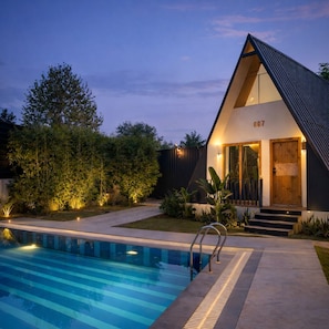 Premium bedding, free WiFi, bed sheets - Heaven Wood farms (Saharanpur)