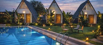 The Heaven Wood farms - A Luxury Resort with Pool & Premium Room 