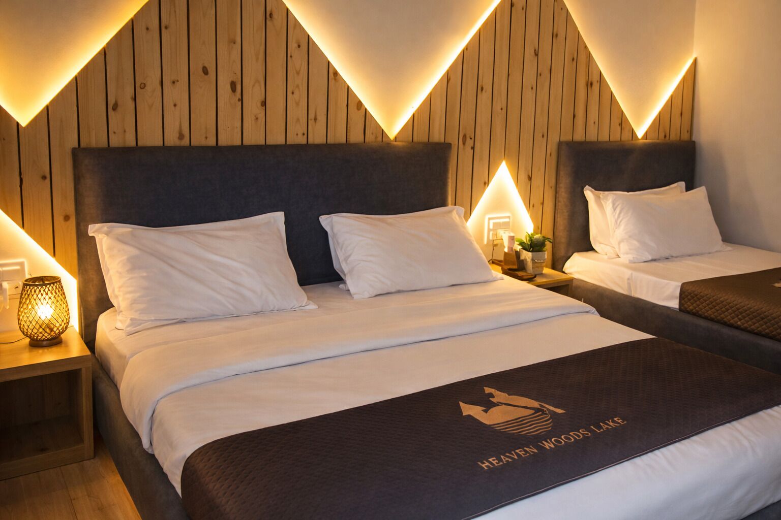 Free WiFi, bed sheets