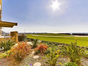 Property grounds - Ocean Views * Corner Unit * POOL & HOT TUB (San Diego)