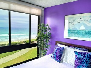 2 bedrooms, desk, iron/ironing board, free WiFi - Ocean Views * Corner Unit * POOL & HOT TUB (San Diego)