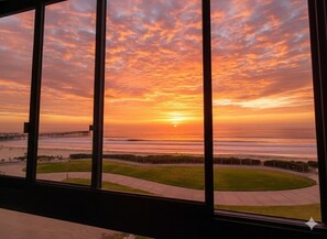 Interior - Ocean Views * Corner Unit * POOL & HOT TUB (San Diego)