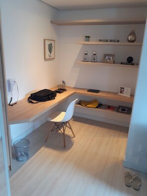 Interior - New studio apartment in Vila Nova with parking space, 2 rooms, next to Ibirapuera/Faria Lima. (São Paulo)