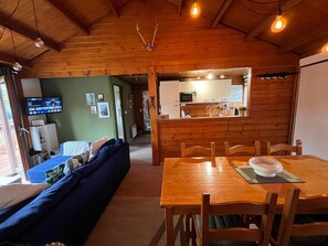 House | Dining - Cozy Chalet for 6 People (Rendeux)