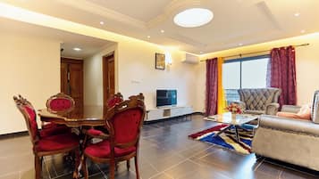 Penthouse Luxe, balcon, vue ville | Intérieur