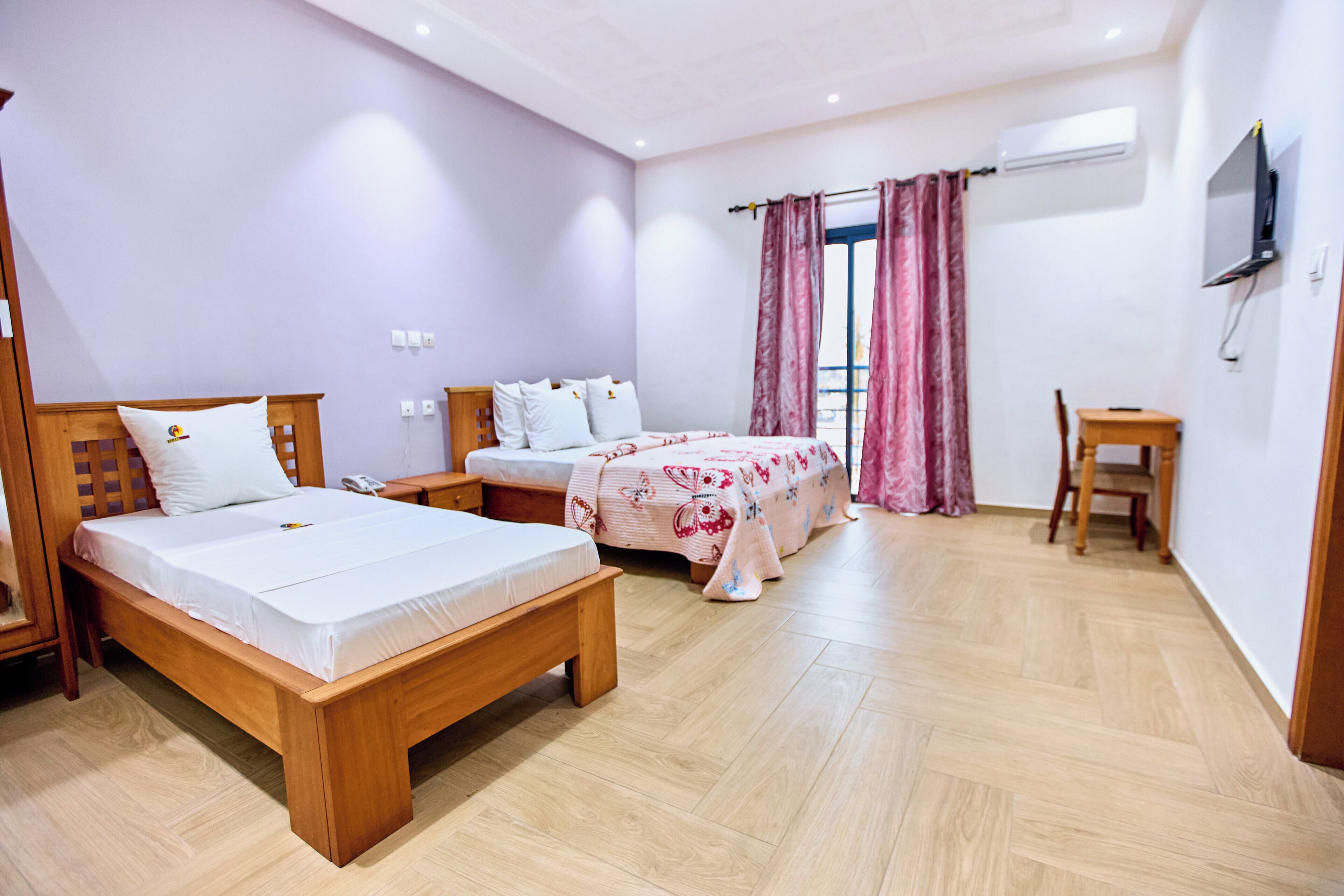Phòng 2 giường đơn dành cho gia đình, ban công, quang cảnh thành phố | Truy cập Internet không dây miễn phí 