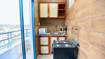Family Twin Room, Balcony, City View | Private kitchen