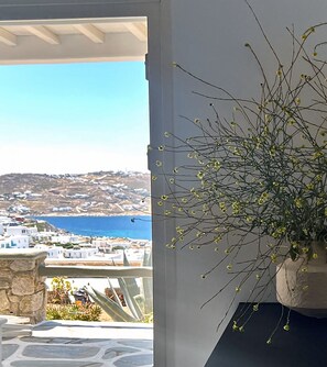 Interior - Stylish renovated apartment with breathtaking sunset & Mykonos town views (mykonos)