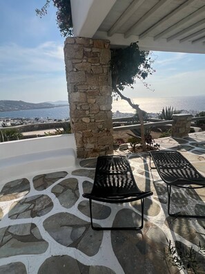Terrace/patio - Stylish renovated apartment with breathtaking sunset & Mykonos town views (mykonos)