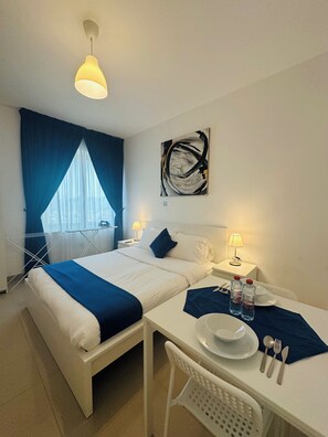 Iron/ironing board, WiFi, bed sheets