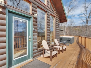 Terrace/patio - Mountain Views- Game Room -Hot Tub - Pet-Friendly (Gatlinburg)