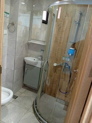 Shower, shampoo, toilet paper - ÖZ ELİT OTEL (Gemlik)