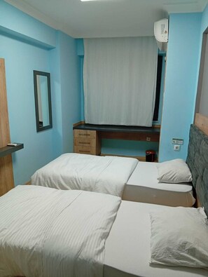 Desk, laptop workspace, free WiFi - ÖZ ELİT OTEL (Gemlik)