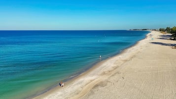 House, 2 Bedrooms | Beach