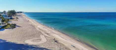 House, 2 Bedrooms | Beach