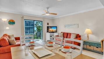 House, 2 Bedrooms | Living area