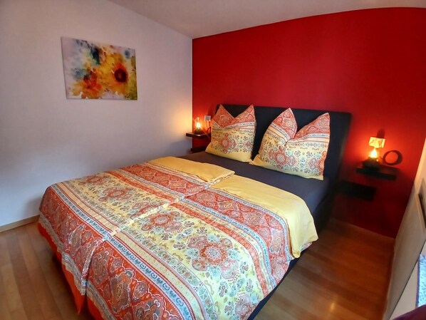 Iron/ironing board, WiFi, bed sheets