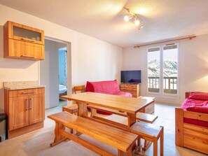 Apartment | Dining - Ski Retreat in Saint-sorlin-d'arves (Saint-Sorlin-d'Arves)