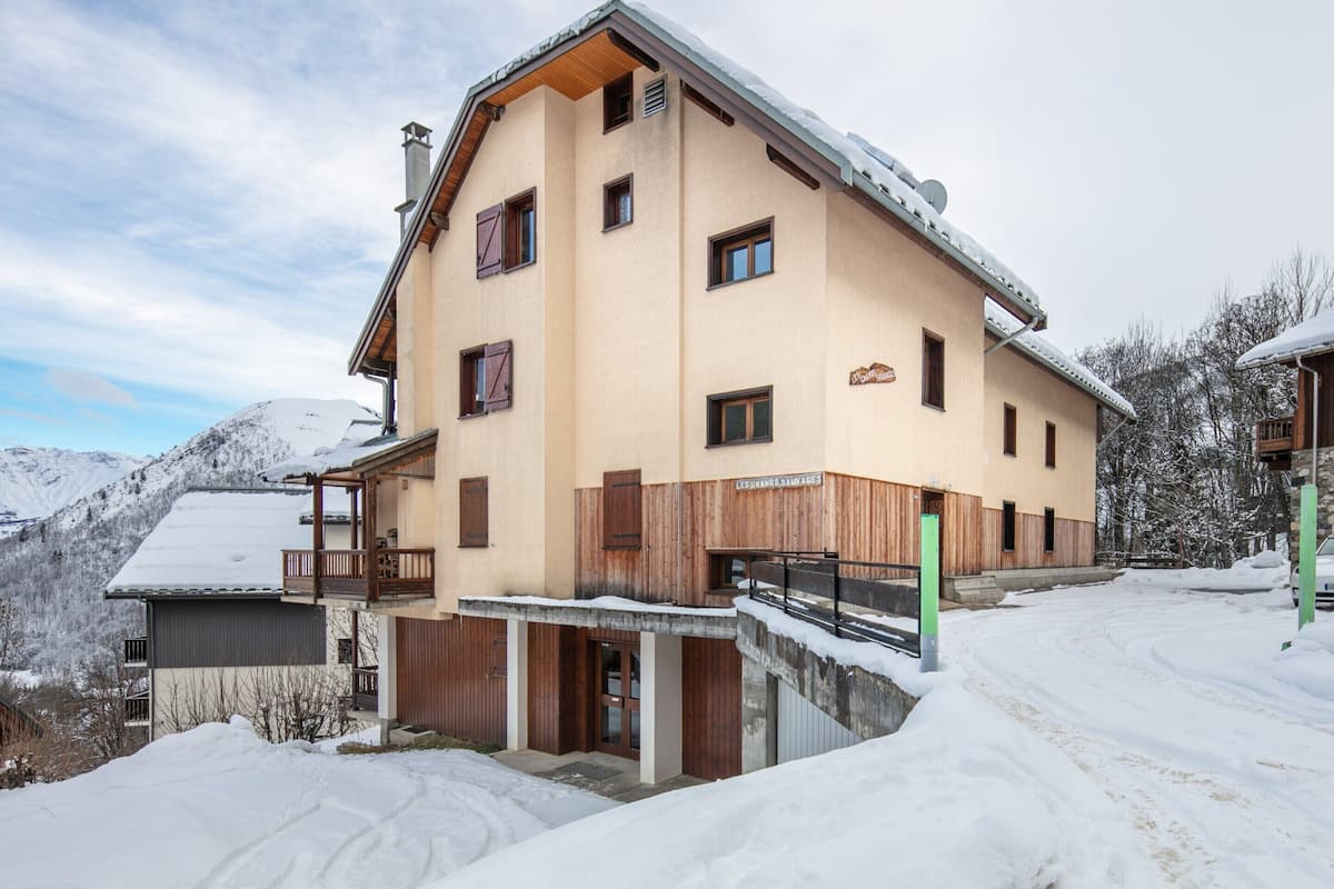 Íbúð | Fyrir utan