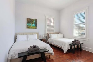 3 dormitorios, tabla de planchar con plancha, cuna de viaje y wifi