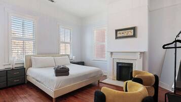 2 bedrooms, iron/ironing board, travel cot, WiFi