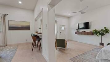 Fer et planche Ă repasser, Wi-Fi, draps fournis