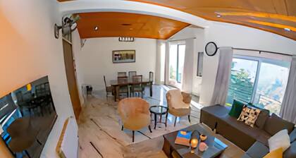 Scenic 2BR Mountain Cottage