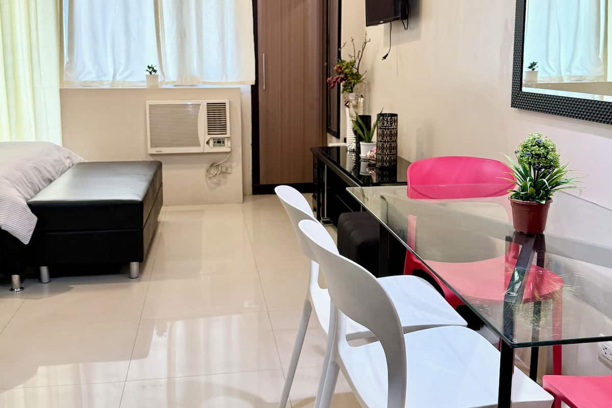 Estúdio conforto, sacada, vista para a cidade | Escrivaninha, Wi-Fi de cortesia