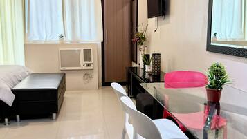 Standard Studio, 1 Queen Bed, Balcony, City View | Desk, free WiFi