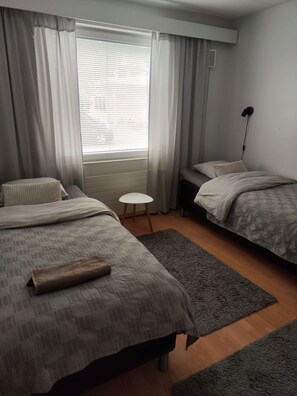 2 habitaciones, escritorio, wifi gratis y ropa de cama 